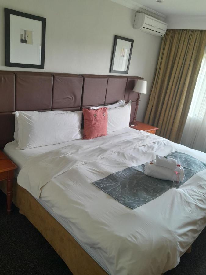 Protea Hotel By Marriott Harrismith Montrose Buitenkant foto