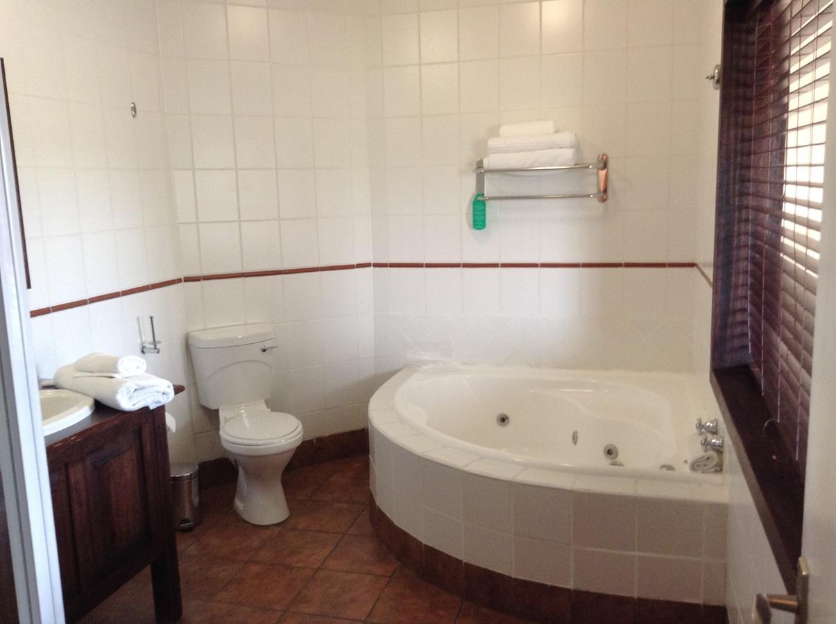Protea Hotel By Marriott Harrismith Montrose Buitenkant foto