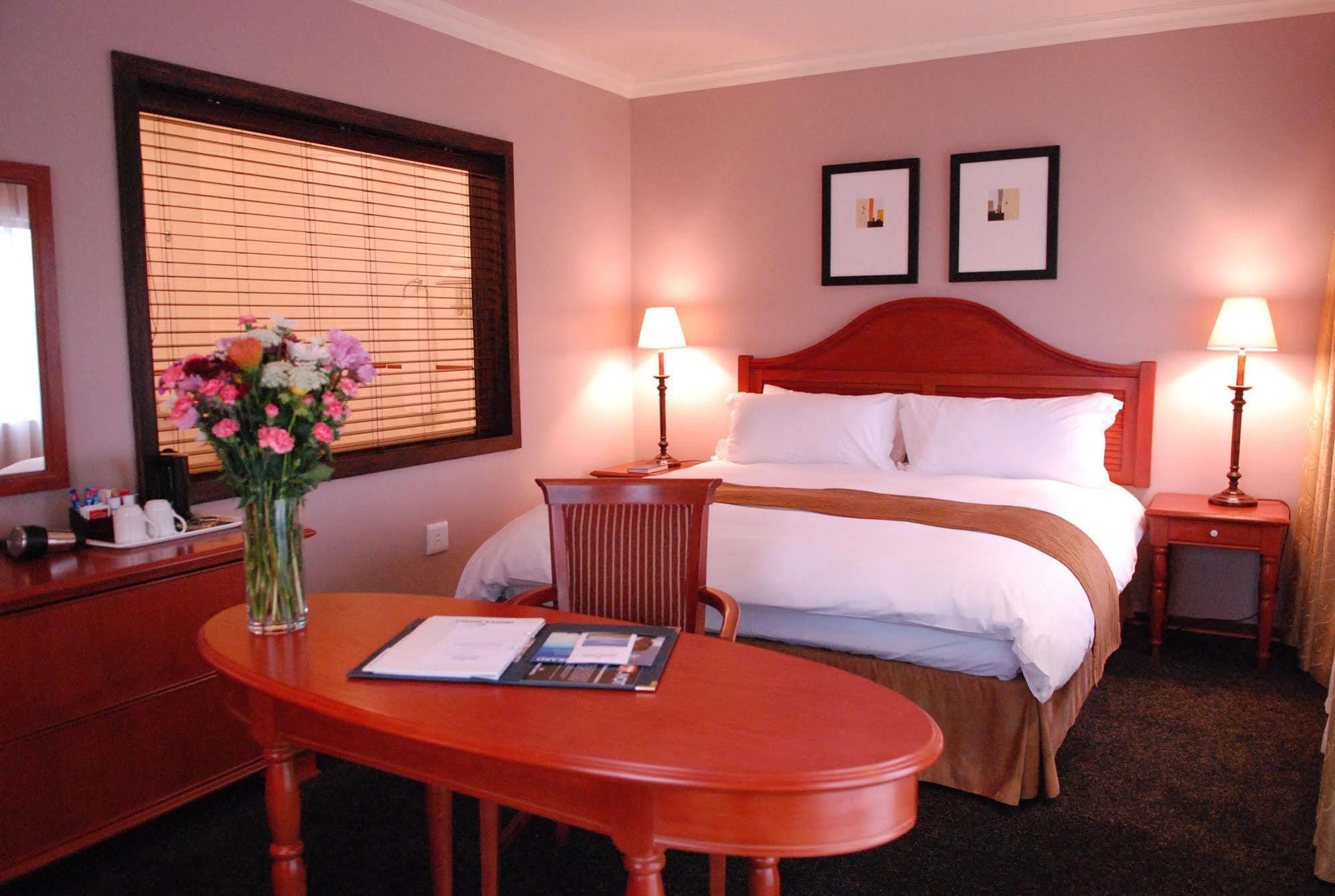 Protea Hotel By Marriott Harrismith Montrose Buitenkant foto