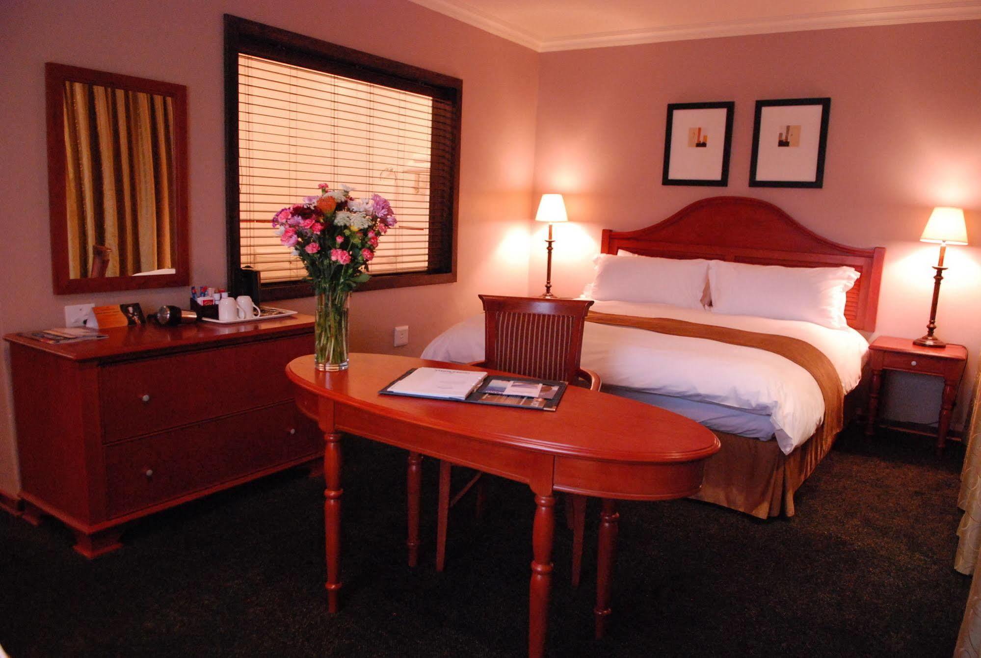 Protea Hotel By Marriott Harrismith Montrose Buitenkant foto